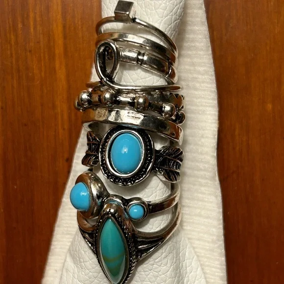 Gorgeous, Free People stackable rings❤️ - Picture 2 of 3